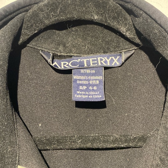 Arc’teryx Black Full Zip Jacket - Picture 3 of 4